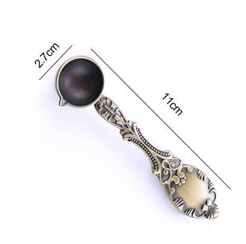 Melting spoon for wax seals